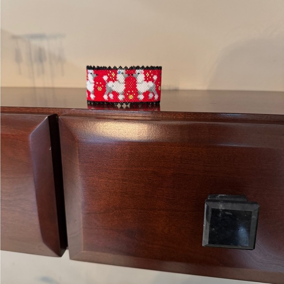 Hand Crafted Beaded Fancy Poodles Bracelet 7.5 inches Magnetic Clasp - Picture 8 of 10